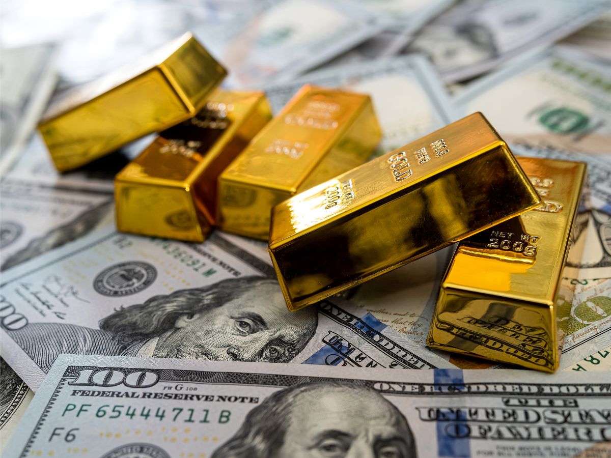 Gold and diamond jewelry evaluated with transparent pricing